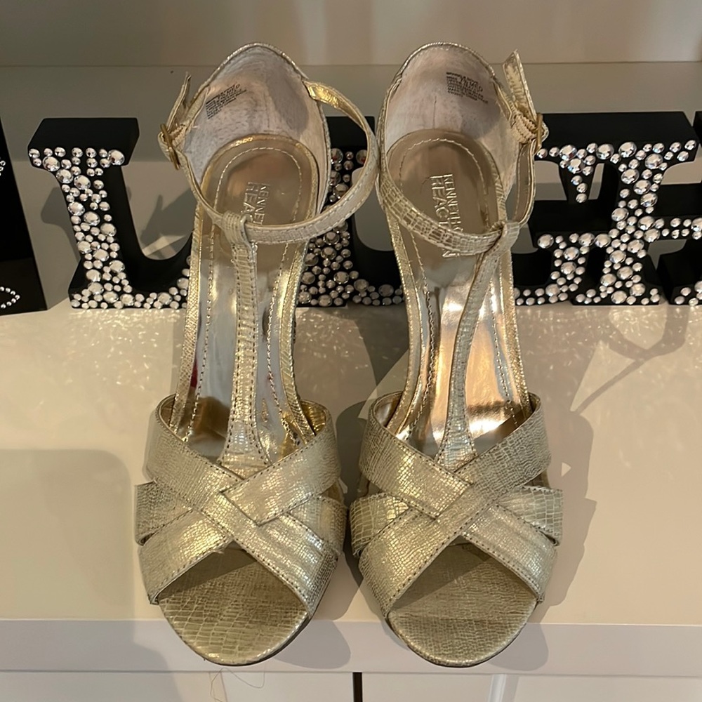 Kenneth Cole Wedges
